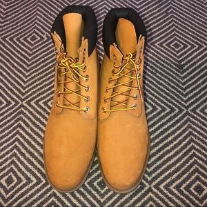 *Never Worn* Men’s Timberland Wheat Boots